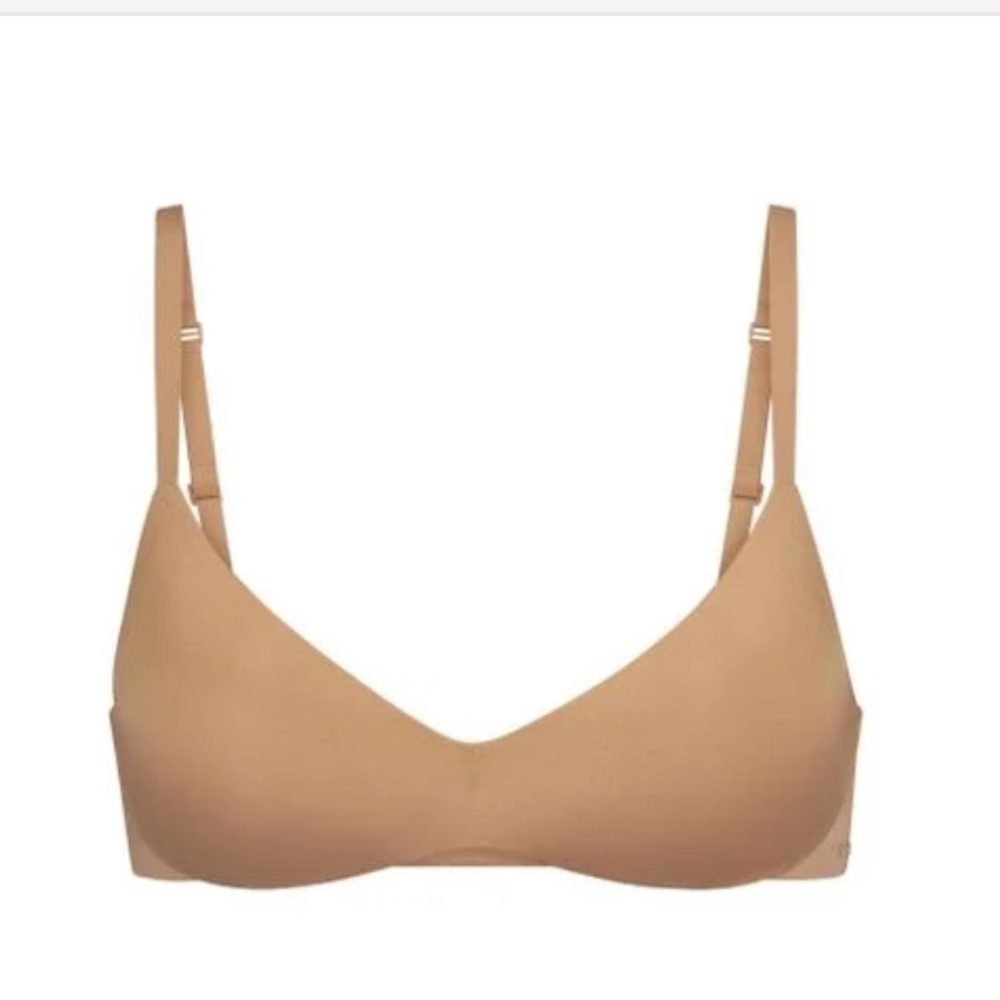 Skims wireless form plunge bra 36c